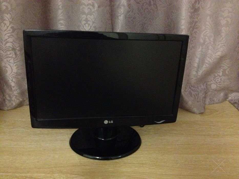 Монитор 19 lg