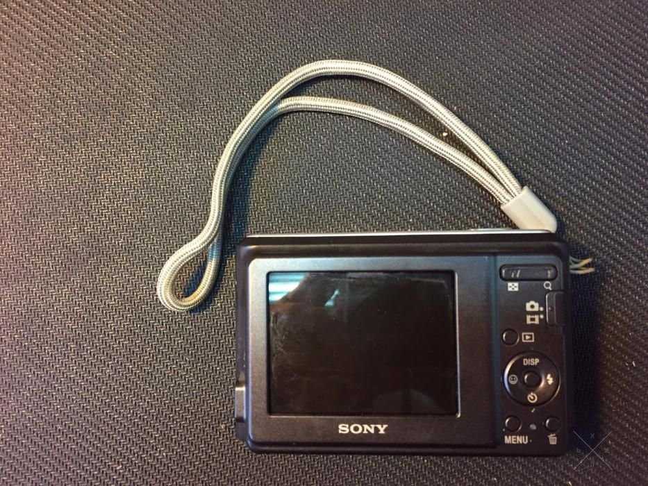 Sony Cyber-Shot DSC-S2000