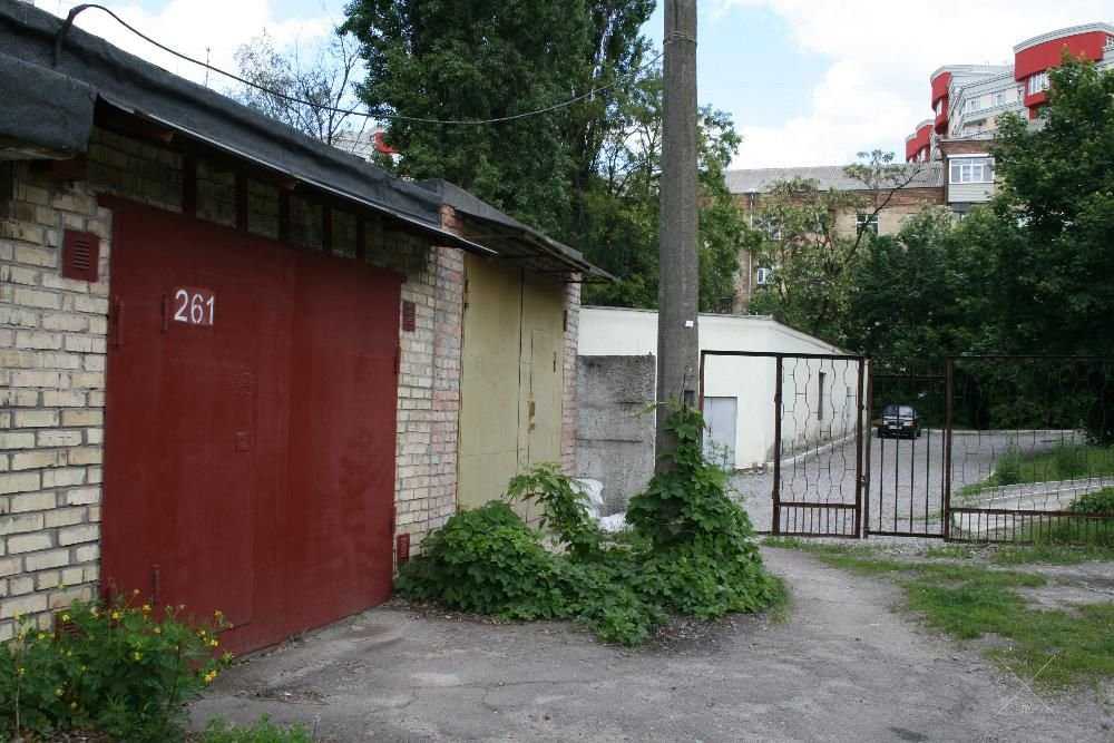 Гараж капитальный 24 м2. Гаражный кооператив "Университетский"