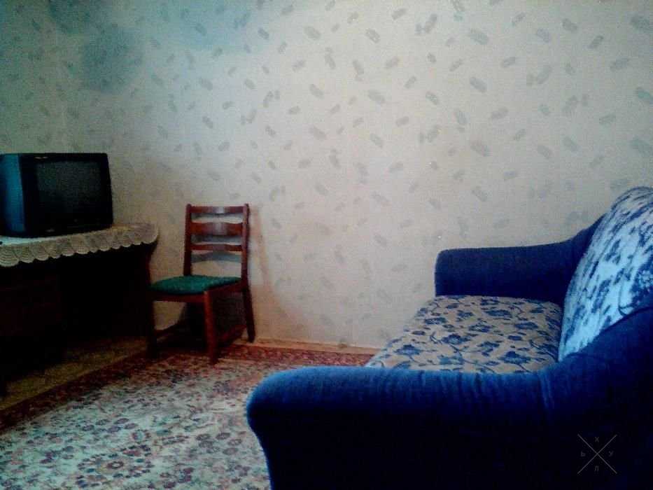 Сдам комнату для девушки в 3-х комнатной квартире 2000 грн без коммуна