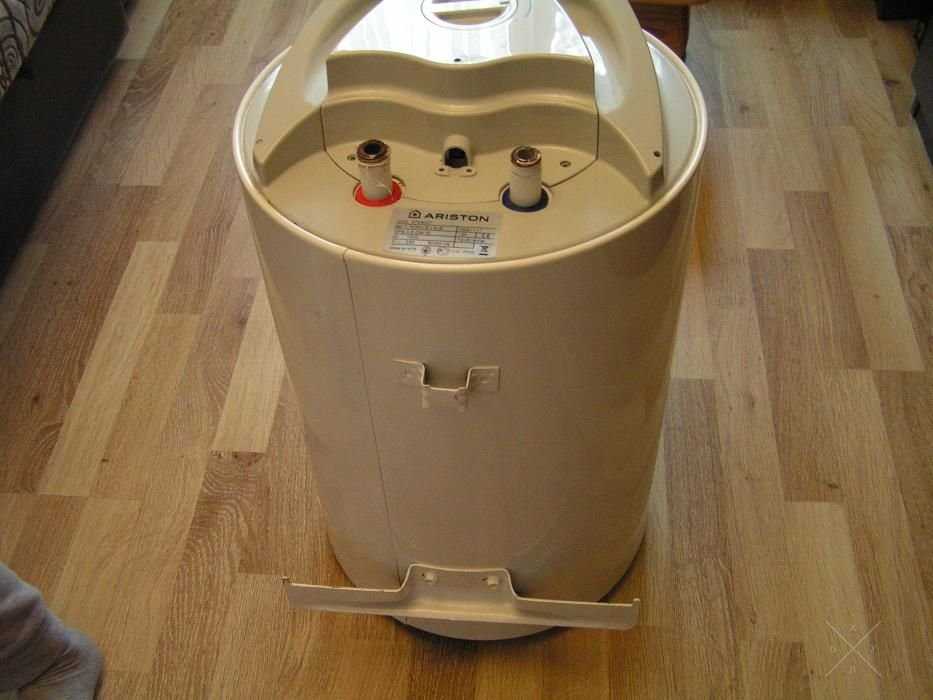Продам бойлер Водонагреватель ARISTON TI TRONIC 30 V SLIM