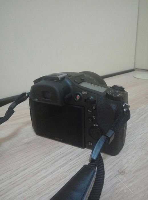 Продам фотоаппарат SONY RX10