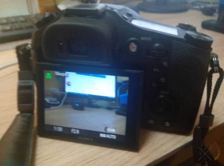 Продам фотоаппарат SONY RX10