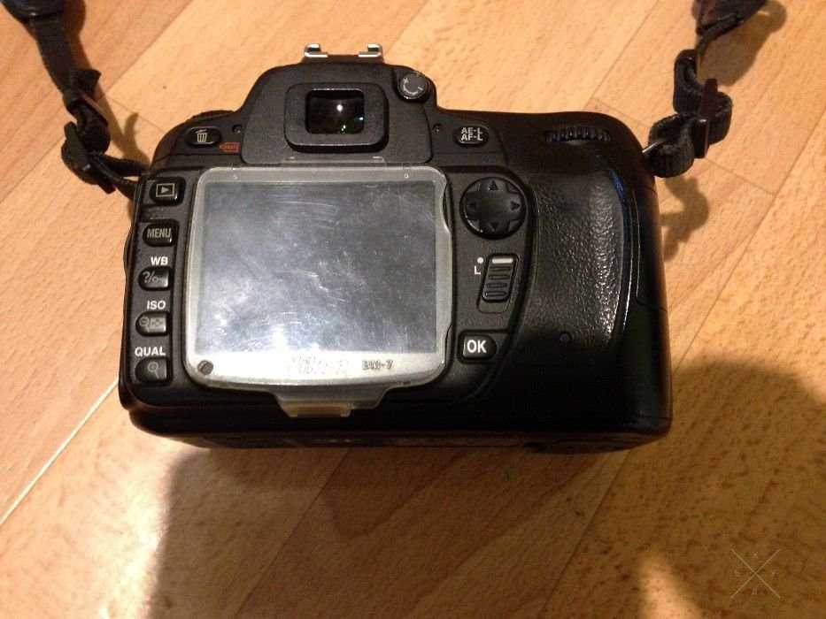 Продам зеркальный фотоаппарат Nikon D80