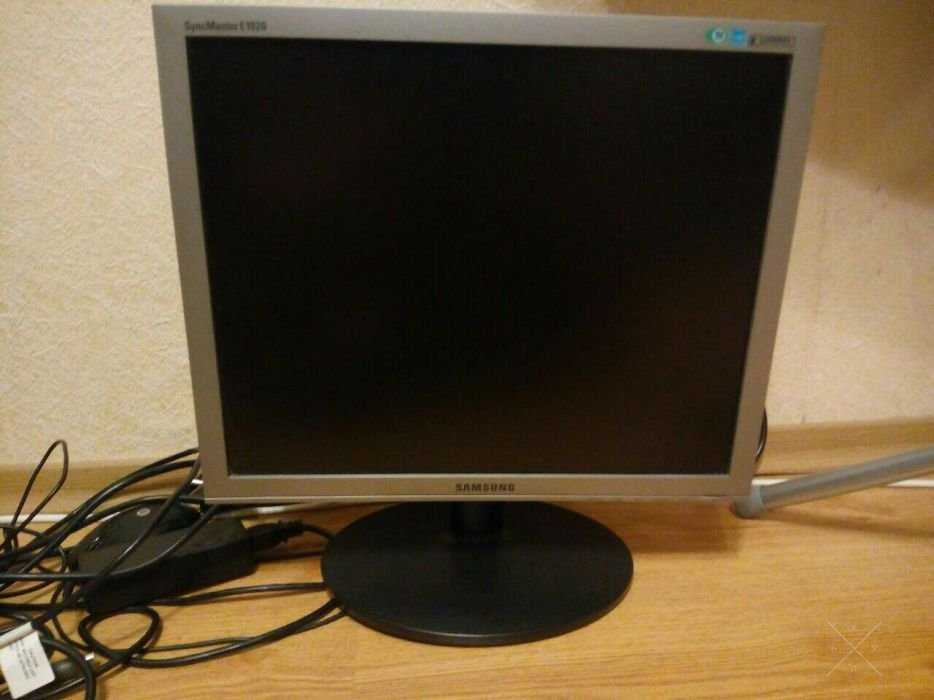 Монитор 19"