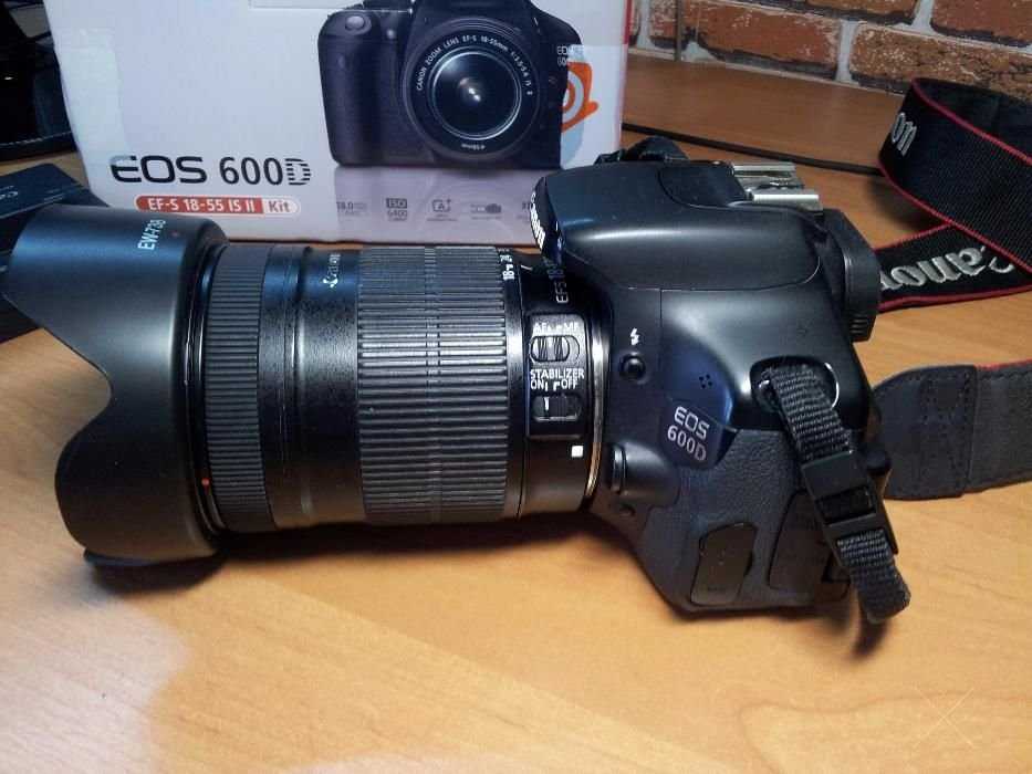 Фотоаппарат Canon EOS 600D+объектив EF-S 18-135mm f 3.5-5.6 IS СРОЧНО!