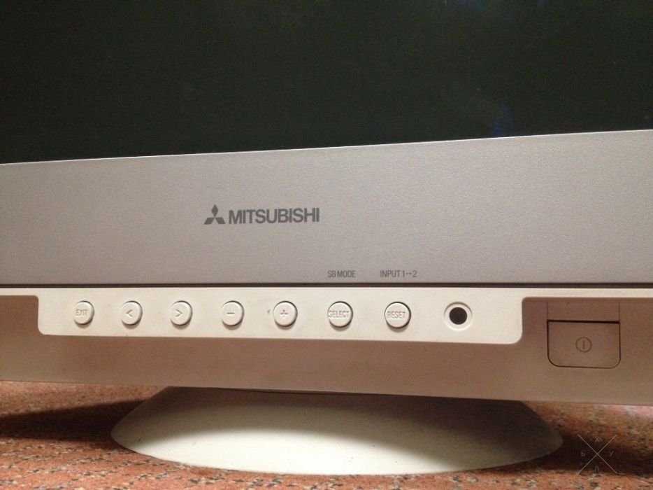 Проф. Монитор mitsubishi pro 2070