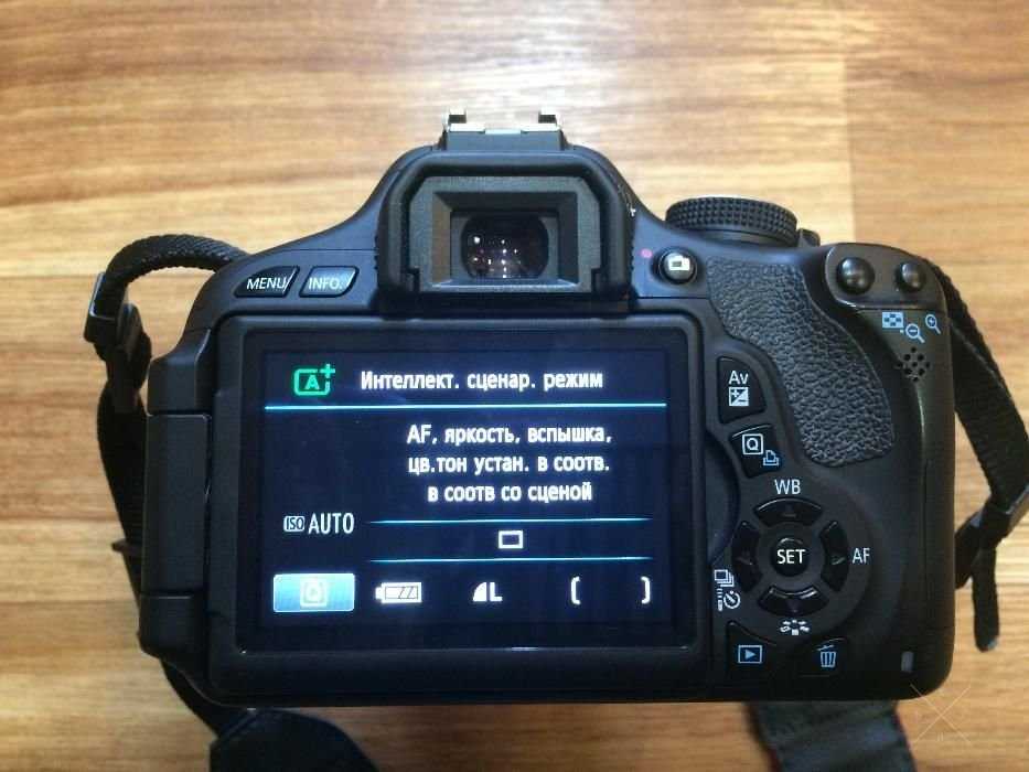 Фотокамера с объективом Canon EOS 600D kit 18-55mm