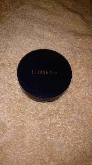 Пудра матирующая LUMENE с морошкой
