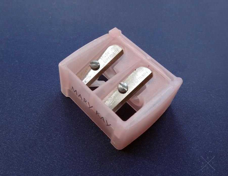 Точилка для косметических карандашей MARY KAY Pink DUAL Sharpener