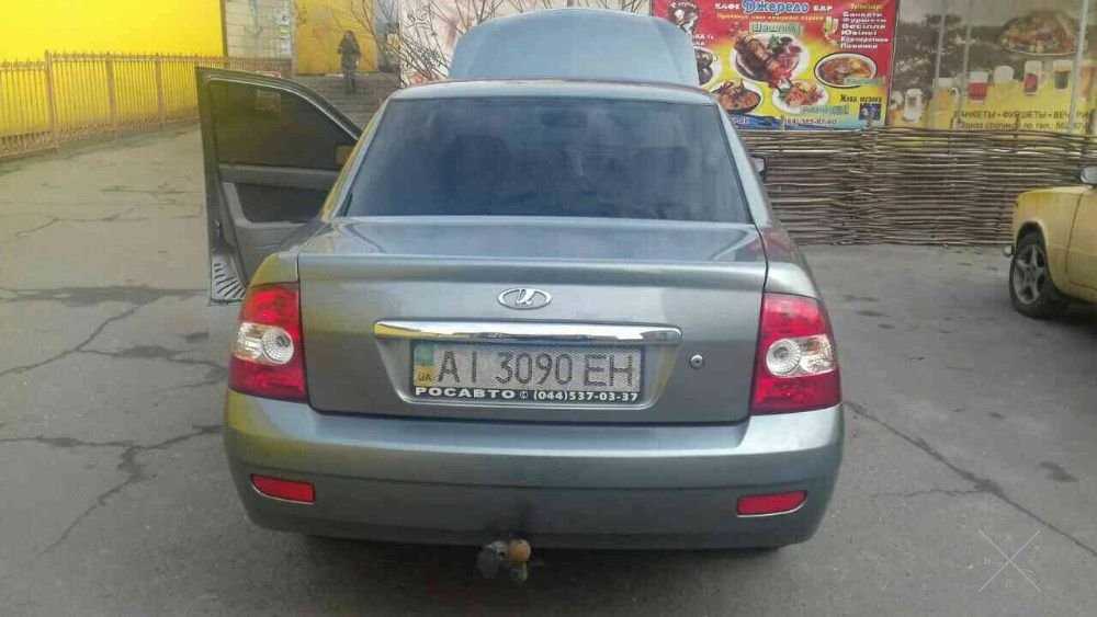 Продеться авто лада Приора седан