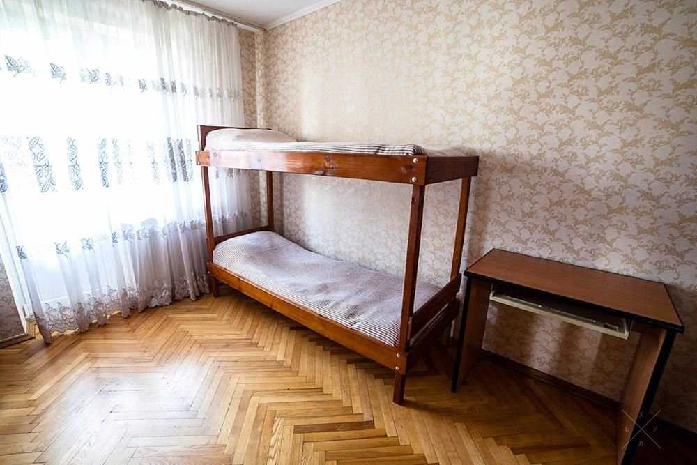 Срочно!!! Хостел м. Харьковская, ул.Ахматовой, койко-места.