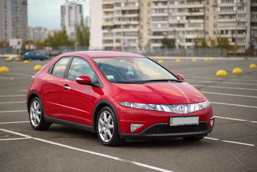 Honda Civic 5D почти новый (пробег 14 тыс!)