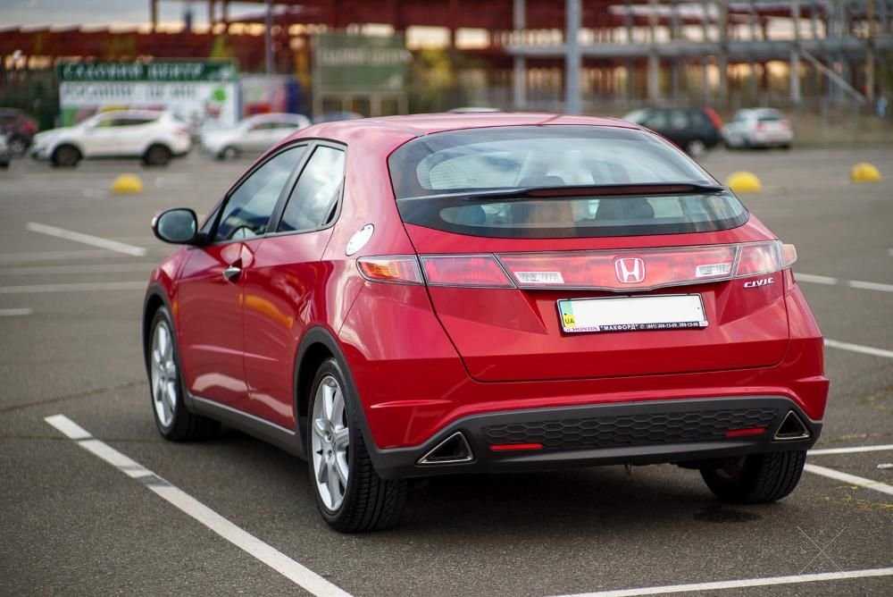 Honda Civic 5D почти новый (пробег 14 тыс!)