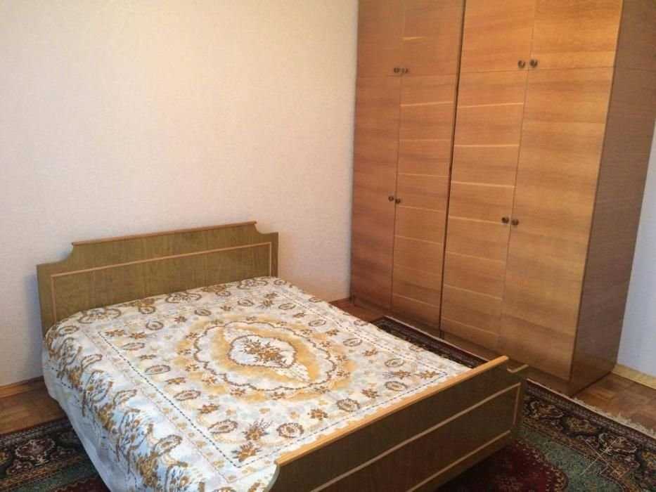 Отличная комната для девушки, метро Героев Днепра - 7-8 минут пешком