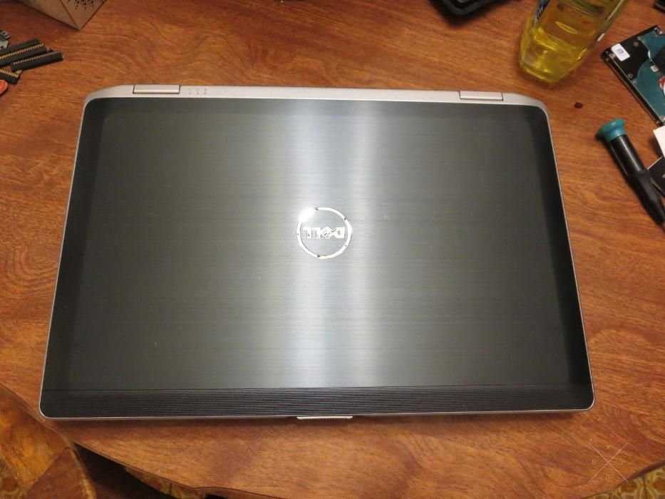 Dell Latitude E6530 15.6" Core i5 2.6/8/320GB HD NVS 5200m