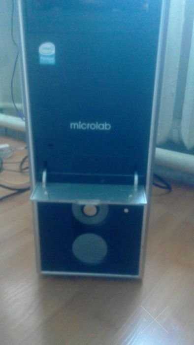 Продам Компьютер б/у монитор Samsung 943NW и монитор Microlab