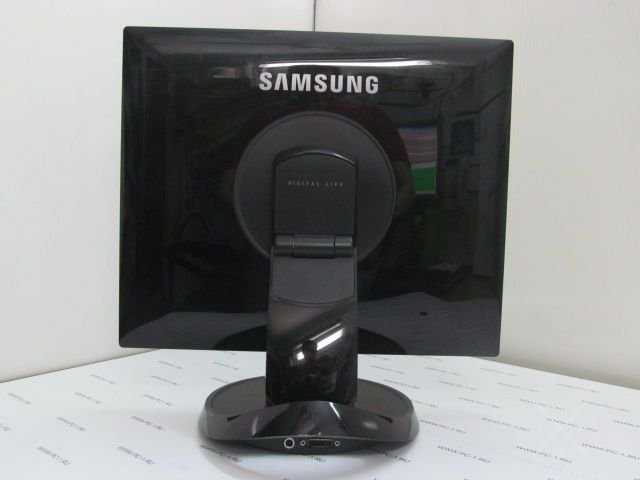 Samsung 960BF - 19 дюймов, 75Hz