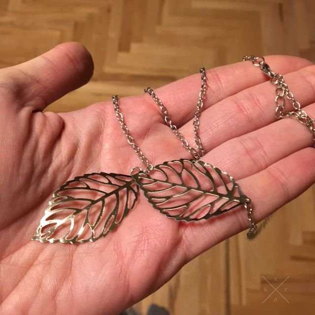 Подвеска листьями. Бижутерия.