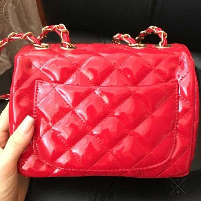Лаковая сумка Chanel в наличии