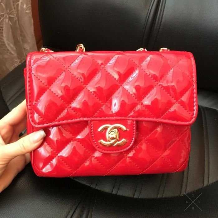 Лаковая сумка Chanel в наличии