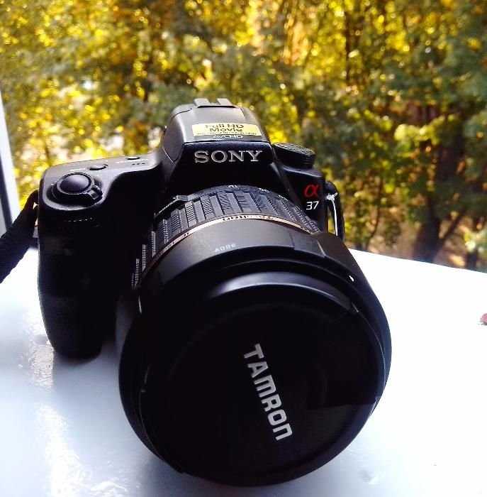 Продам фотокамеру Sony SLT-A37 18-200мм