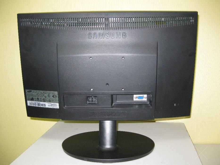 Мониторы 19 ". Идеальное состояние с коробкой. Samsung E1920N.