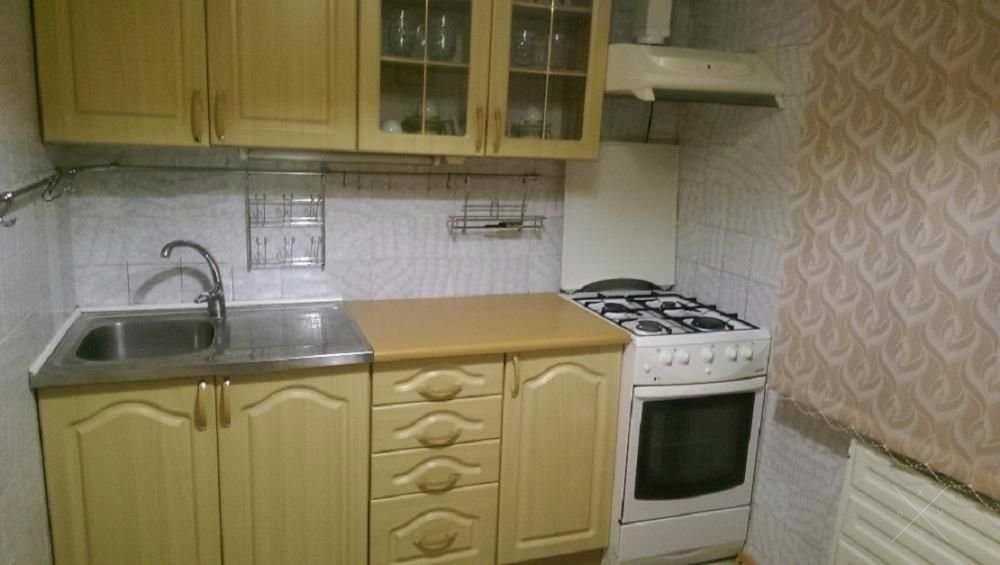 БЕЗ ХОЗЯЕВ сдам комнату, м. Героев Днепра 3 минуты пешком