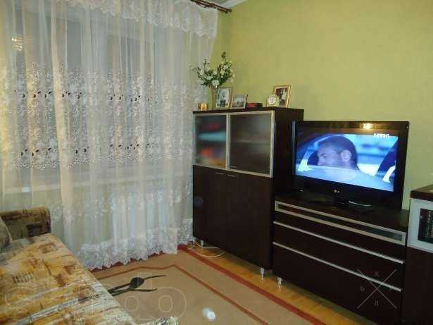 Комната парню, мужчине, на Оболони, пешком 8 минут, за 2.467 гривен.