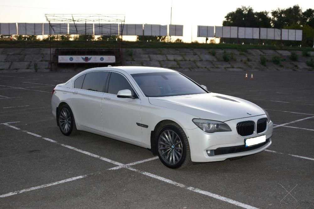 Срочно! Продается автомобиль BMB 750li xdrive в идеальном состоянии