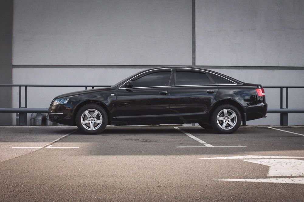 Audi A6 V6 2.4 бензин, мкп