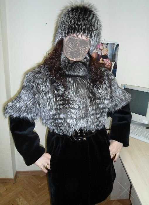 Продам Шубу с шапкой, натуральный мех чернобурки и бобрик б/у