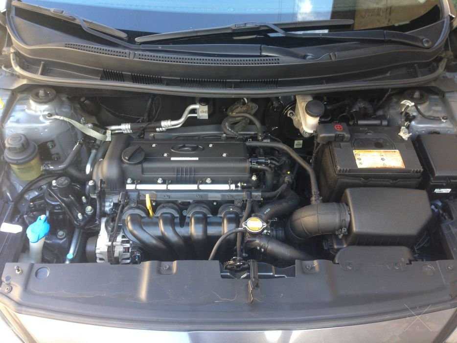 Продам свой- Hyundai Accent 1.4i Comfort 2012 г.в