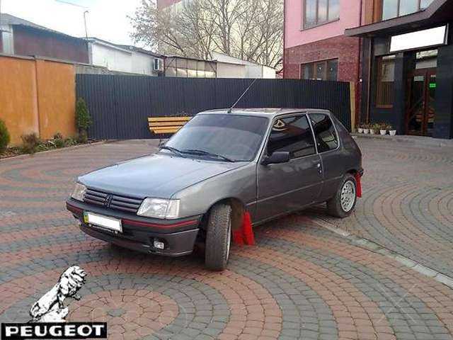 Peugeot 205 XR