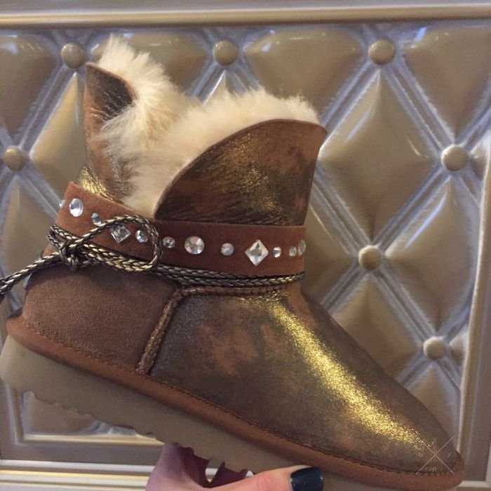 UGG с лазерным напылением и шикарными деталями. ФОТО ВЖЫВУЮ