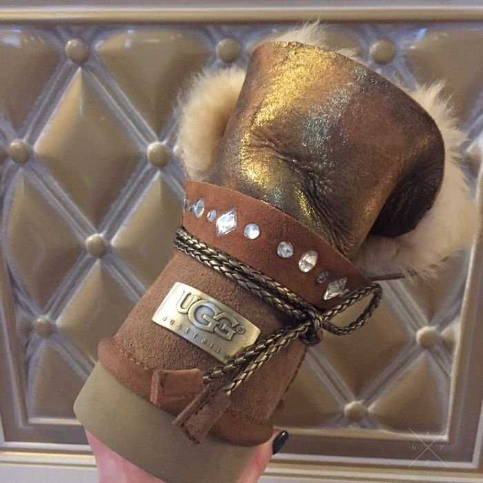 UGG с лазерным напылением и шикарными деталями. ФОТО ВЖЫВУЮ