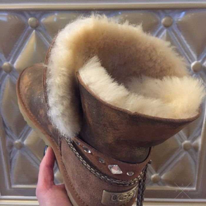 UGG с лазерным напылением и шикарными деталями. ФОТО ВЖЫВУЮ