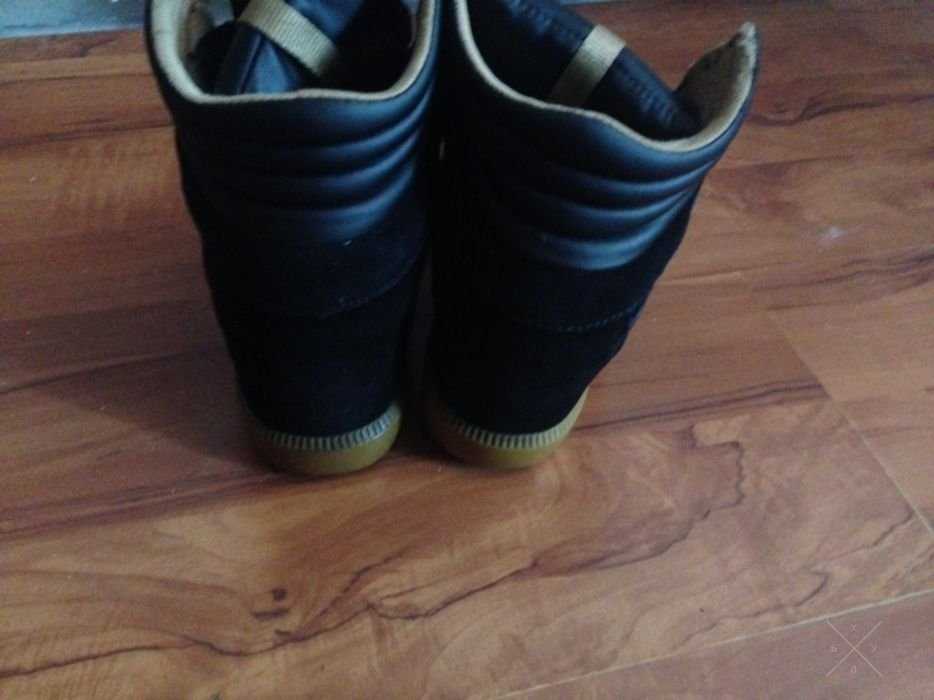 сникерсы ZARA