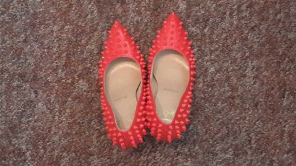 Срочно Продаю женские туфли ParisChristian Louboutin