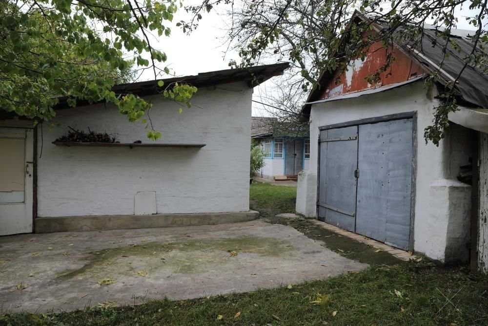 продается дом с земельным участком в г. Носовка черниговской обл.