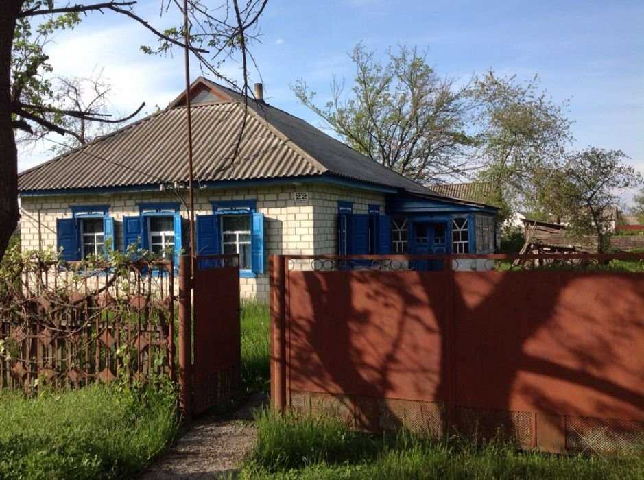 Дом с земельным участком в селе (дача)