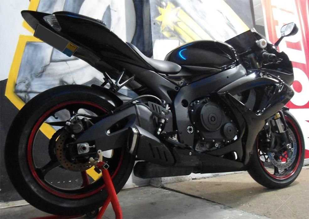 Новогодний подарок мотоцикл Suzuki GSX-R600