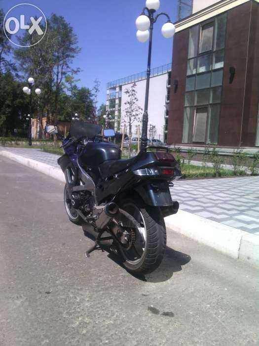 мотоцикл "KAWASAKI" ZZR600( 750)