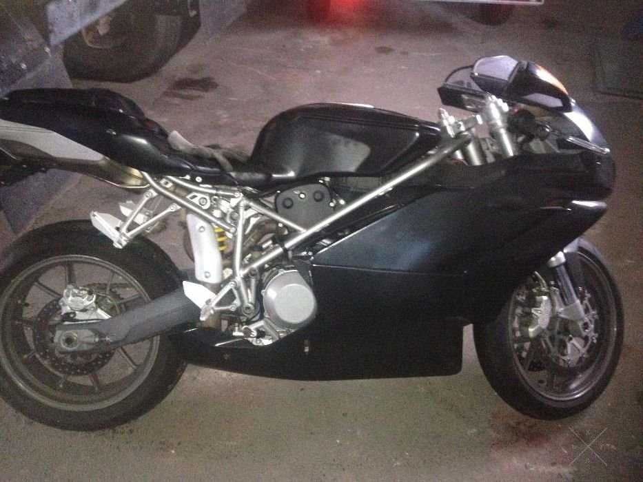 Мотоцикл Ducati 749 TESTASTRETTA