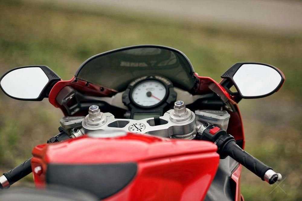 Мотоцикл Ducati 749s