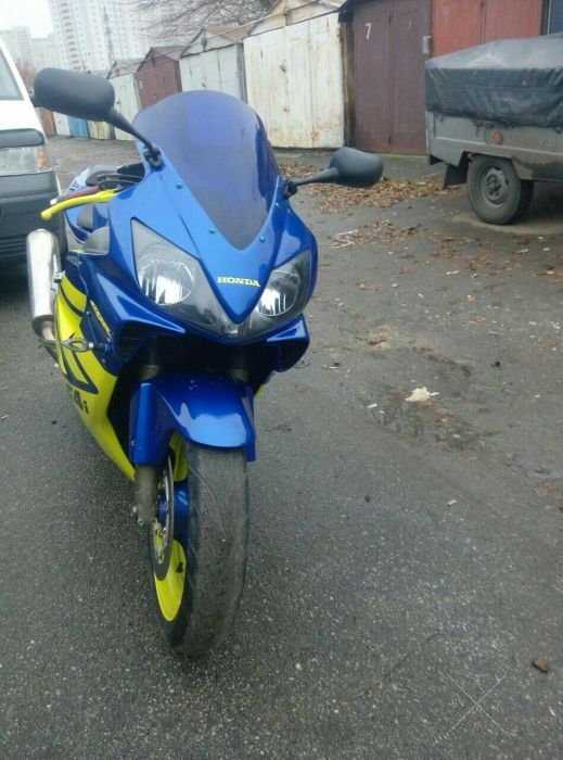 Мотоцикл Honda 2002 г.