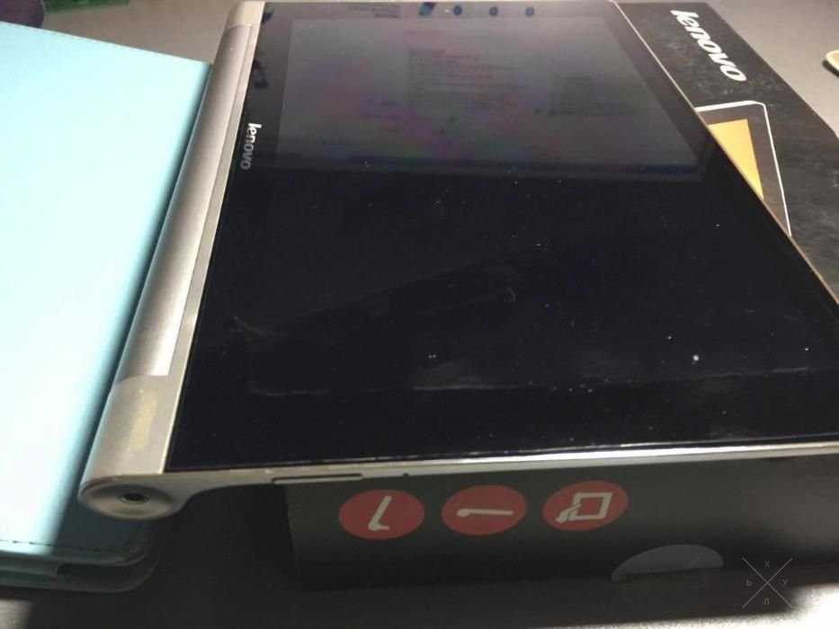 Планшет Lenovo Yoga Tablet 10 (B8000) модель 60046