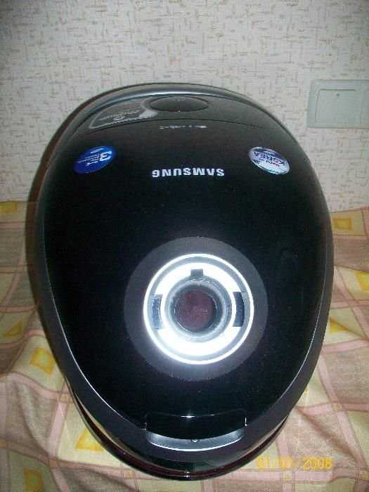Пылесос без мешка с аквафильтром Samsung 1600 Вт