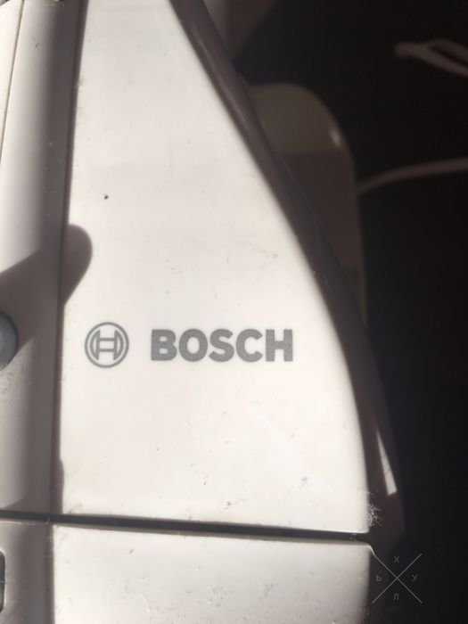 Пылесос автомобильный Bosch.