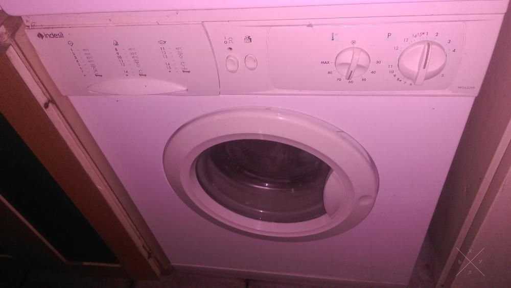 Продам стиральную машинку на запчасти
